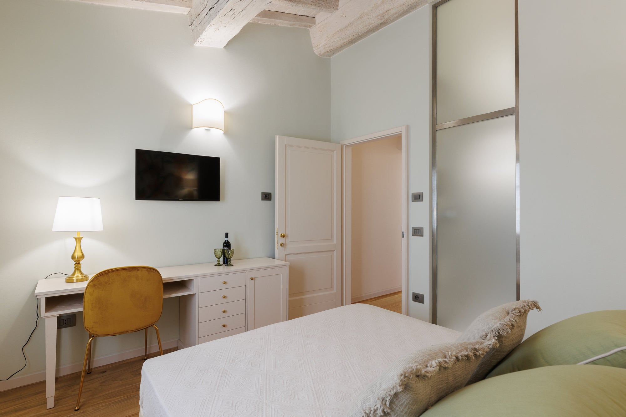 Tramonto Vista - Cortona centre, sleeps 6 3 bedrooms 3 bathroom