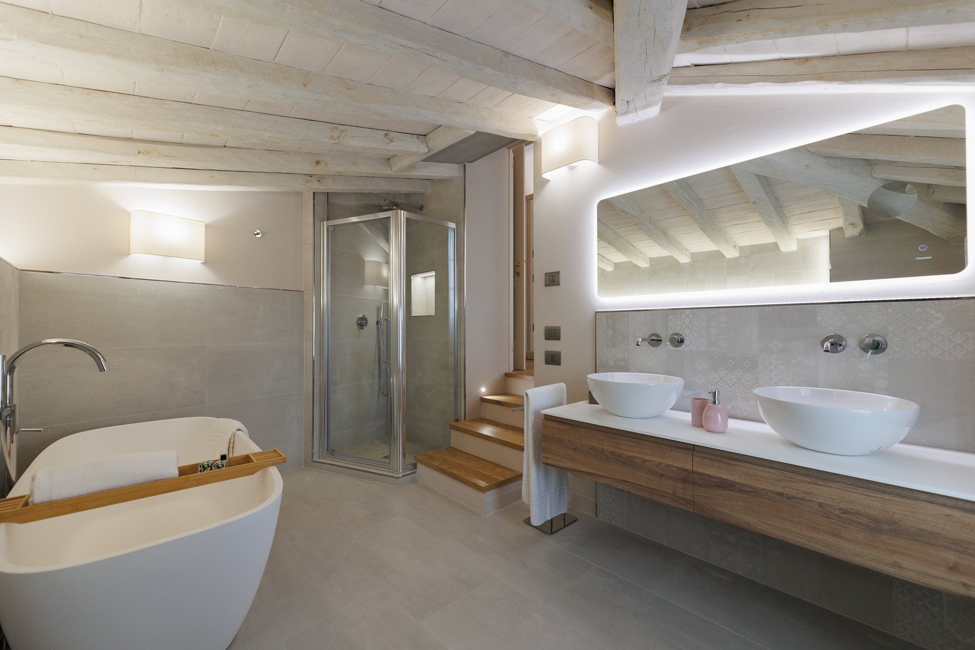 Tramonto Vista - Cortona centre, sleeps 6 3 bedrooms 3 bathroom