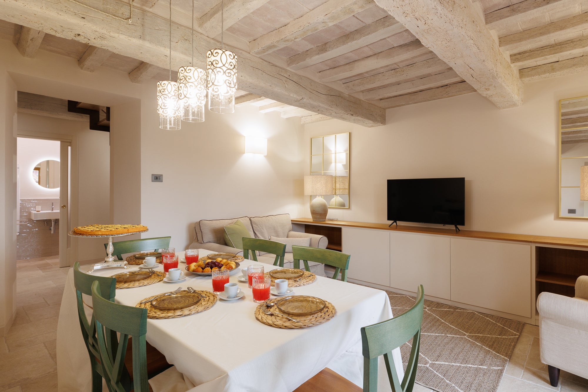 Tramonto Vista - Cortona centre, sleeps 6 3 bedrooms 3 bathroom