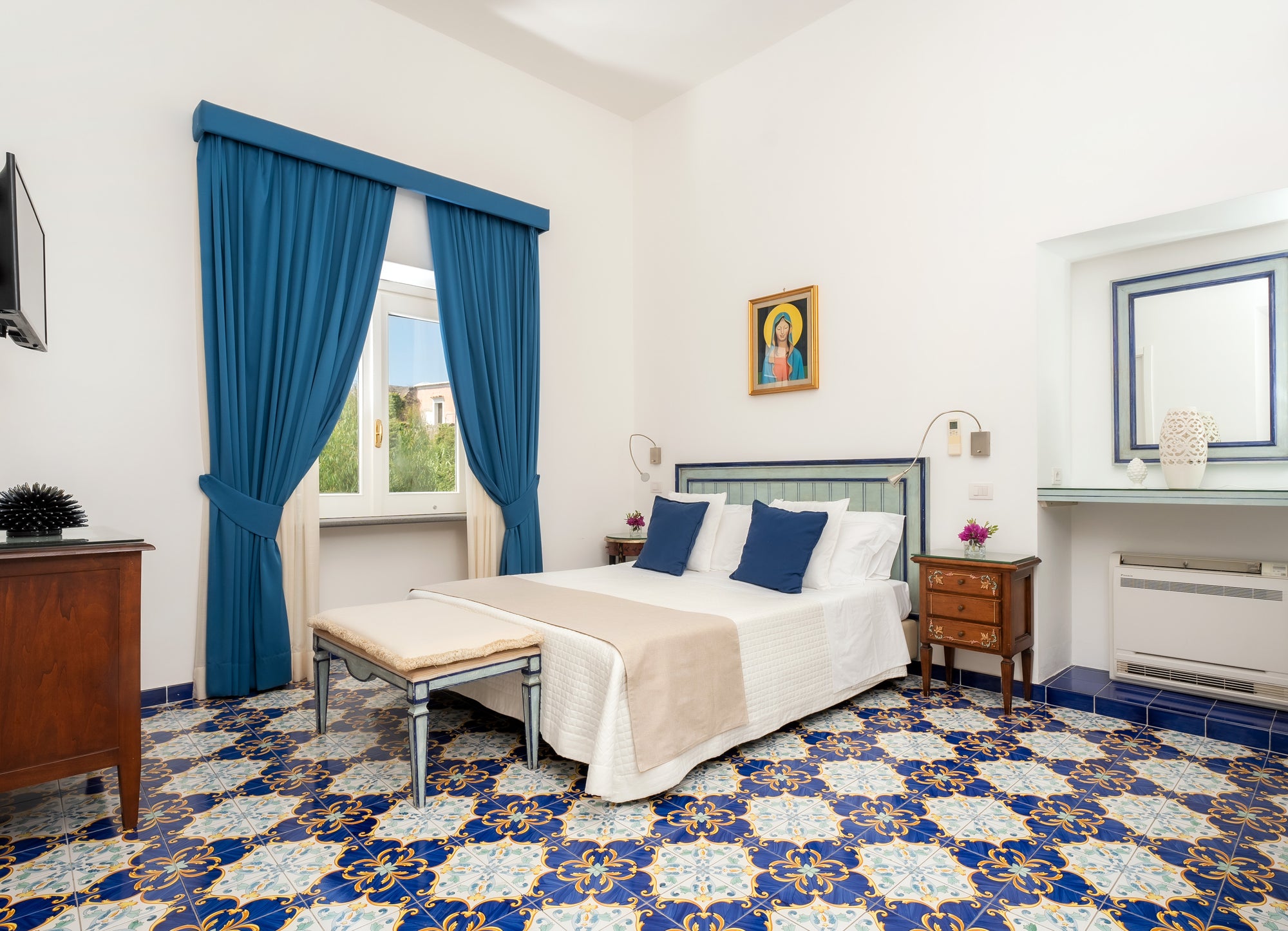 Villa Santa Croce - Amalfi coast luxury villa sleeps 12