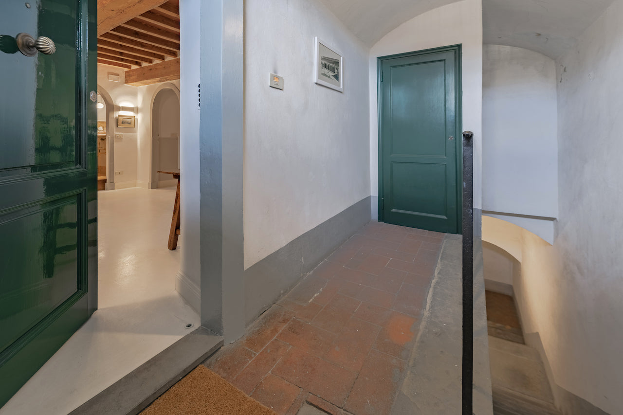 Florence Vista - sleeps 4 - terrace with stunning Florence rooftop views