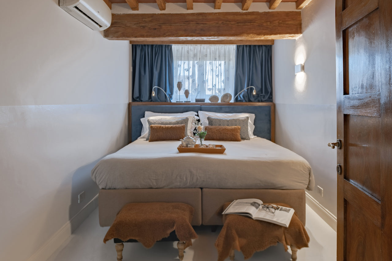 Florence Vista - sleeps 4 - terrace with stunning Florence rooftop views
