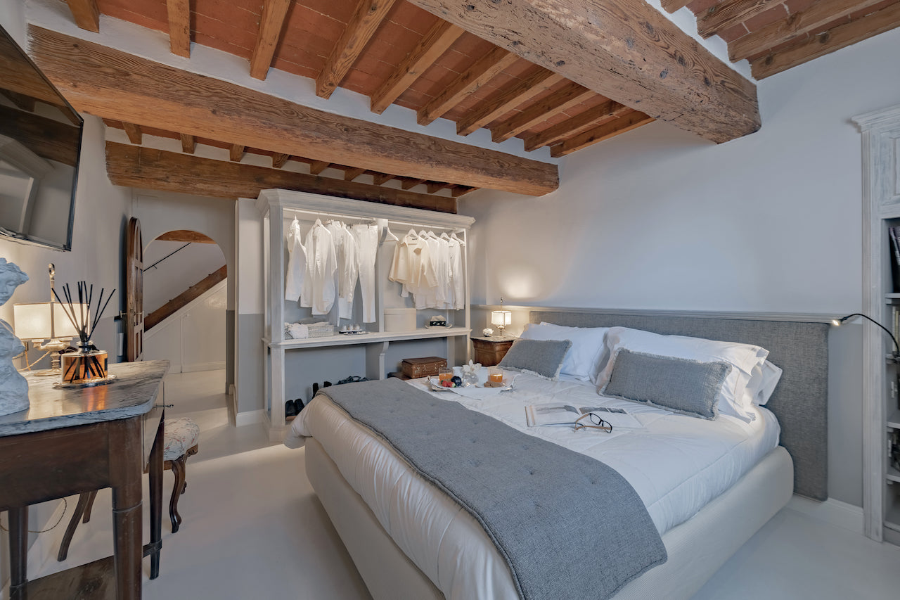 Florence Vista - sleeps 4 - terrace with stunning Florence rooftop views
