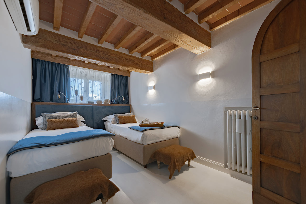 Florence Vista - sleeps 4 - terrace with stunning Florence rooftop views