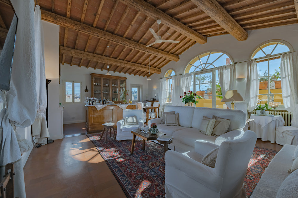 Florence Vista - sleeps 4 - terrace with stunning Florence rooftop views