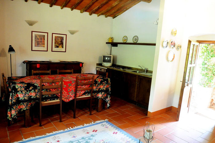 Casa Centoquatro - sleeps 6 add guest house up to 10