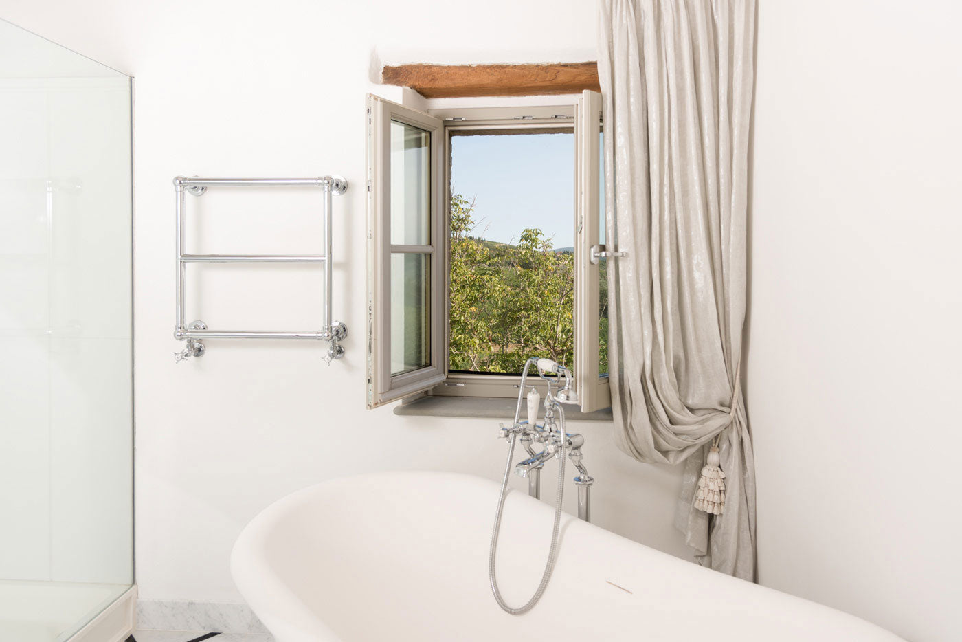 CentoCinquanta - luxury villa in Chianti, sleeps up to 16