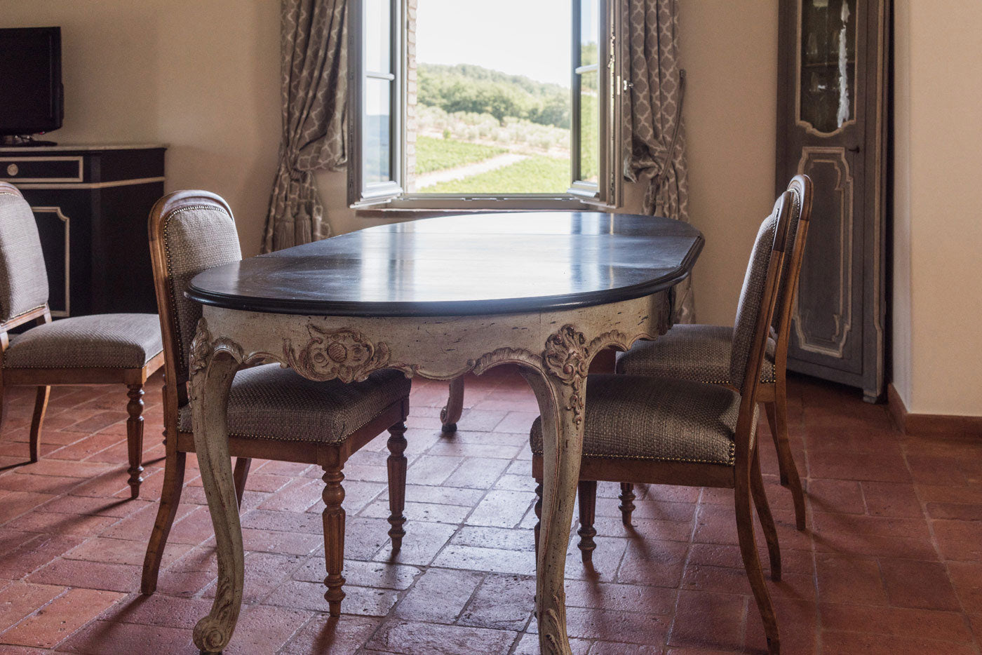 CentoCinquanta - luxury villa in Chianti, sleeps up to 16