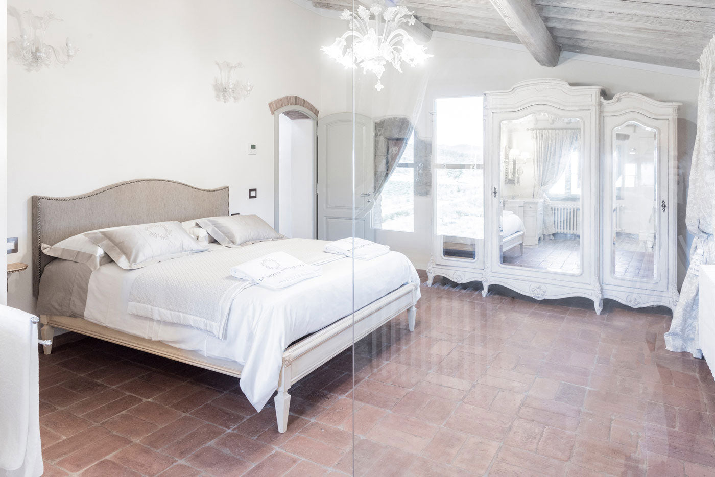 CentoCinquanta - luxury villa in Chianti, sleeps up to 16