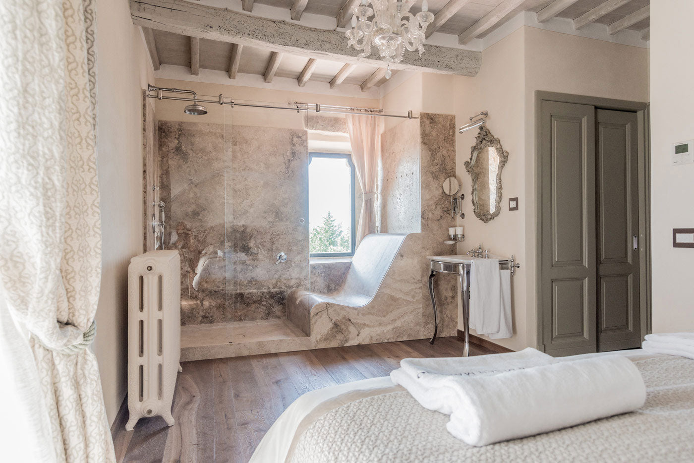 CentoCinquanta - luxury villa in Chianti, sleeps up to 16