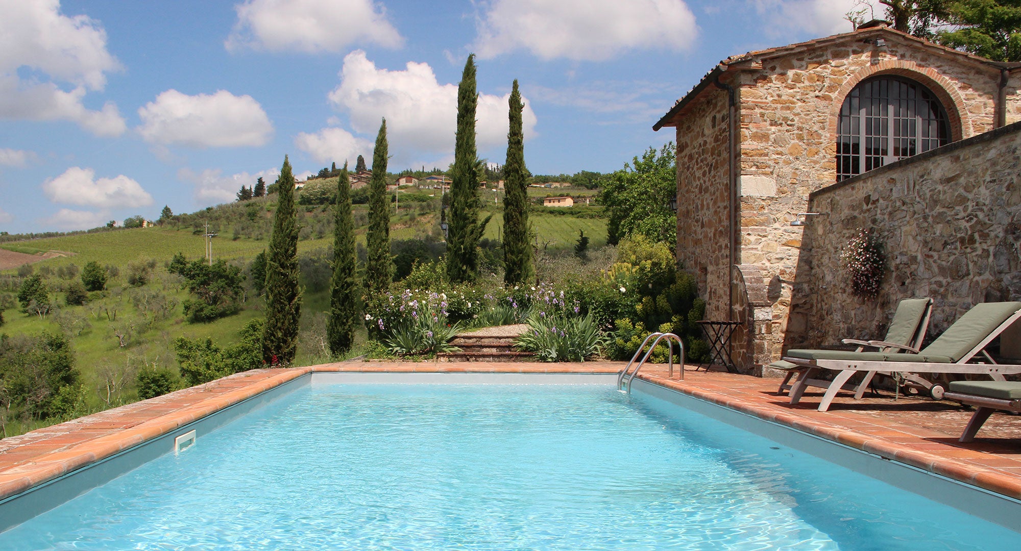 CentoQuarantaQuatro sleep up to 10 villa in Chianti