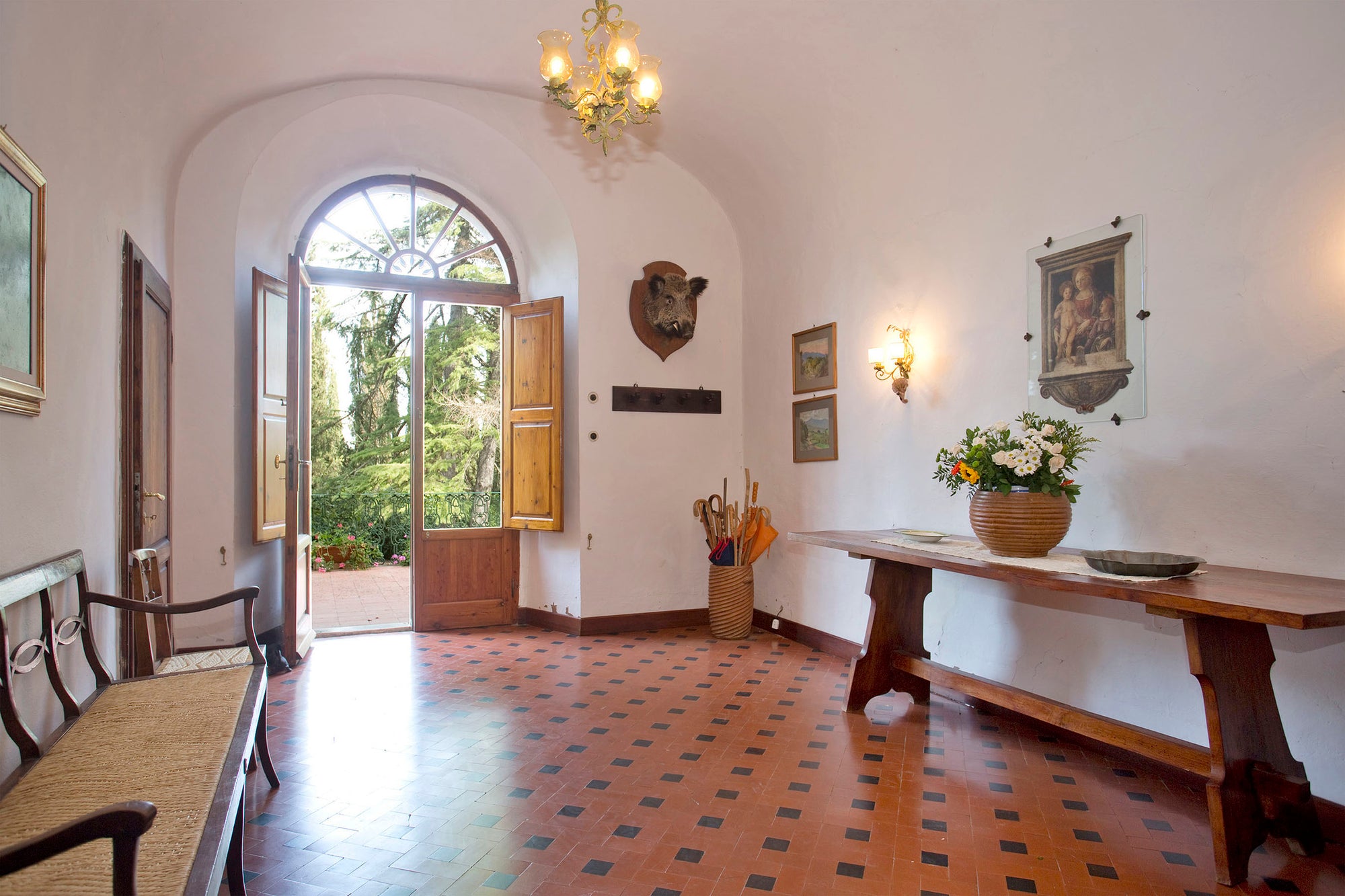 Montegemoli, Villa sleep up to 14, 7 bedrooms 4 bathrooms near bolghieri wine region,