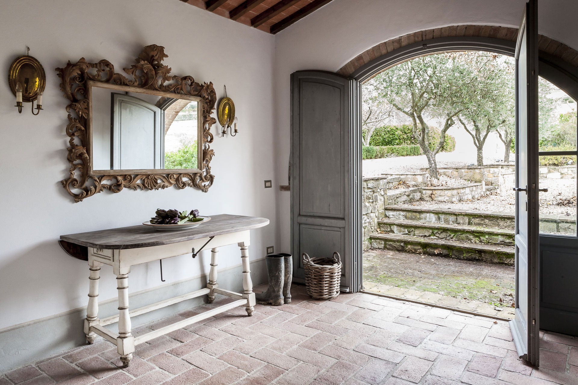 CentoQuarantaQuatro sleep up to 10 villa in Chianti