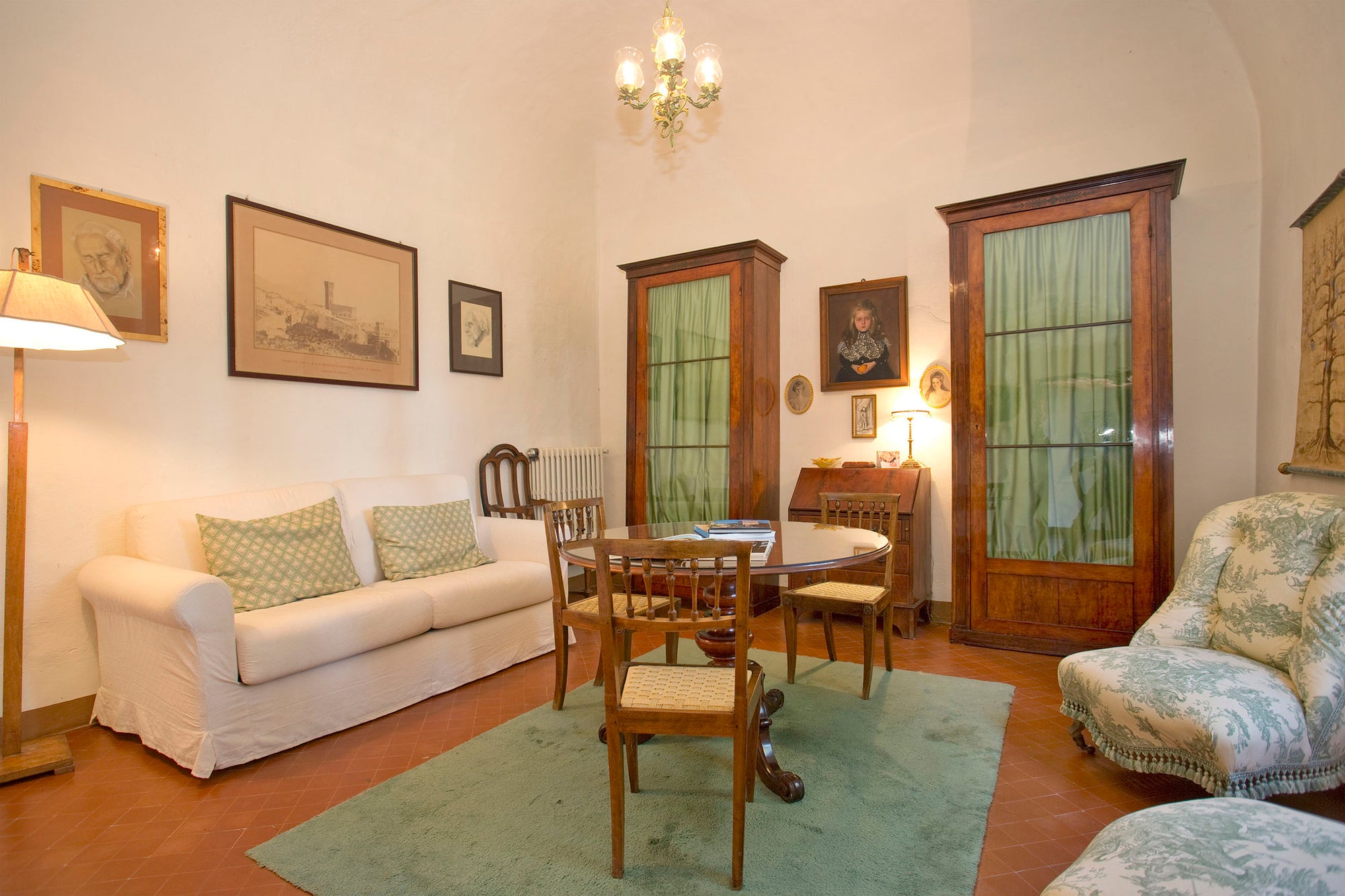 Montegemoli, Villa sleep up to 14, 7 bedrooms 4 bathrooms near bolghieri wine region,