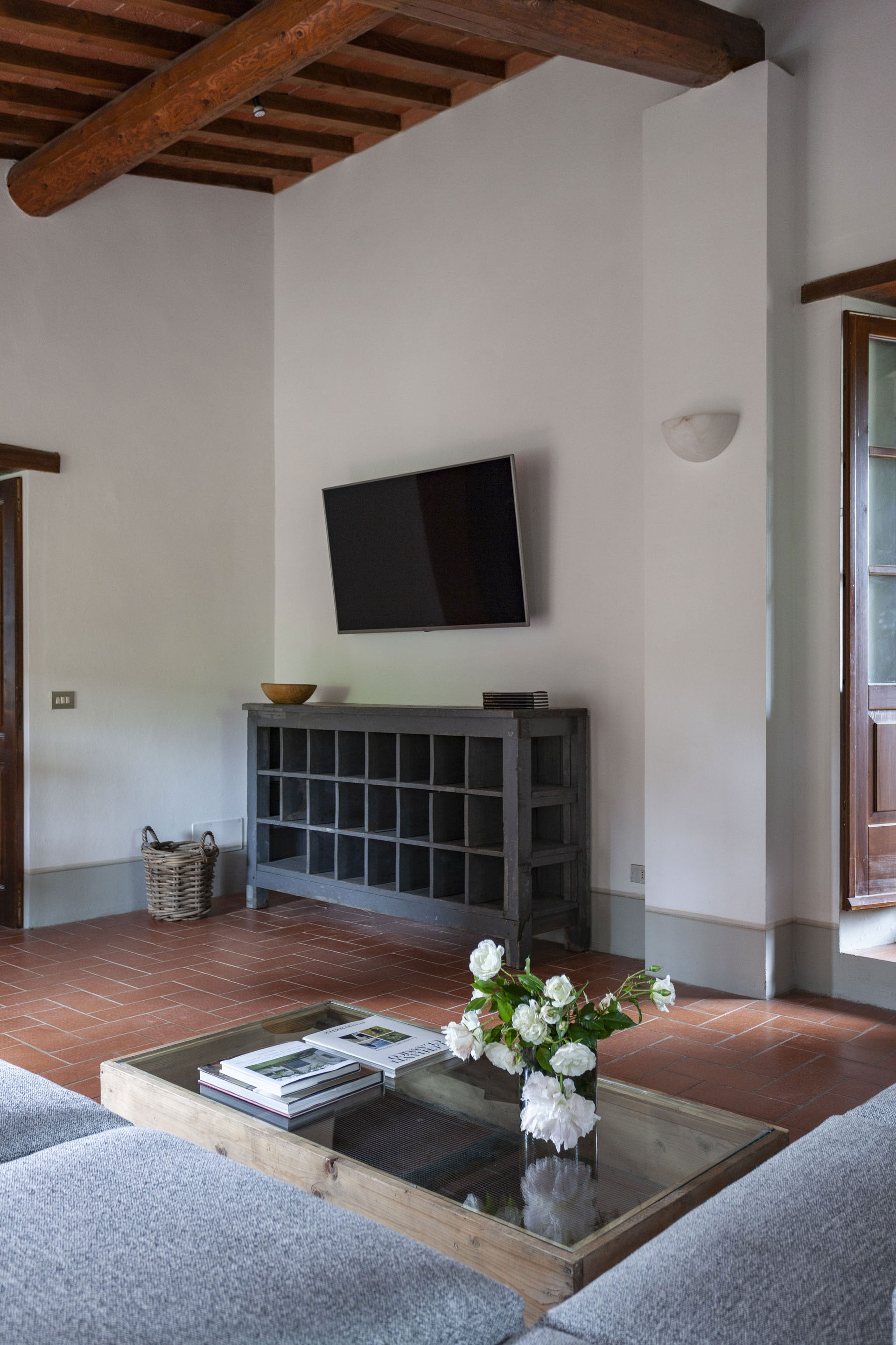 CentoQuarantaQuatro sleep up to 10 villa in Chianti