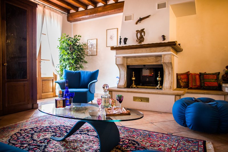 Luna - views onto Cortona - sleeps up to 8 ; 4 bedrooms
