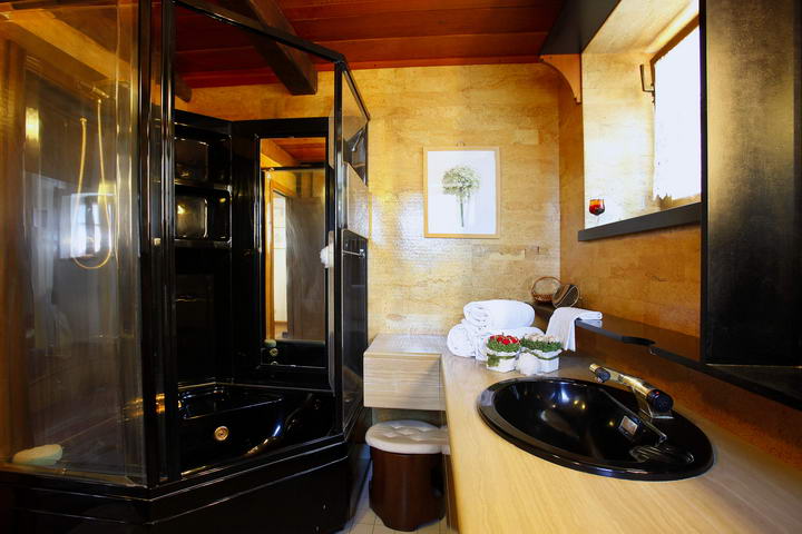 Cortona Foce - villa near Cortona sleeps up to 8