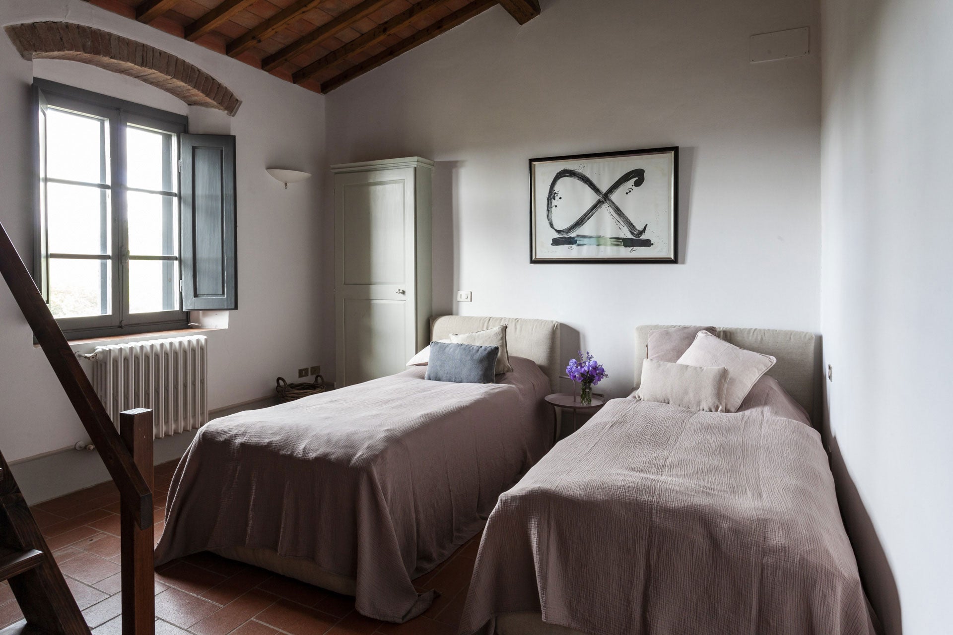 CentoQuarantaQuatro sleep up to 10 villa in Chianti
