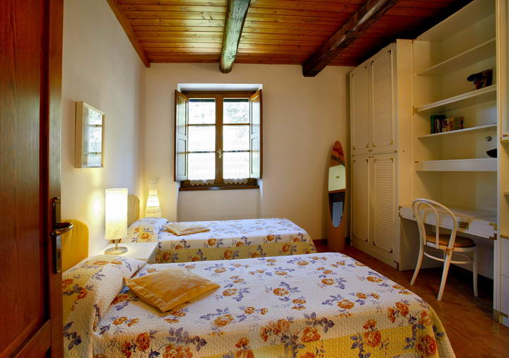Cortona Foce - villa near Cortona sleeps up to 8