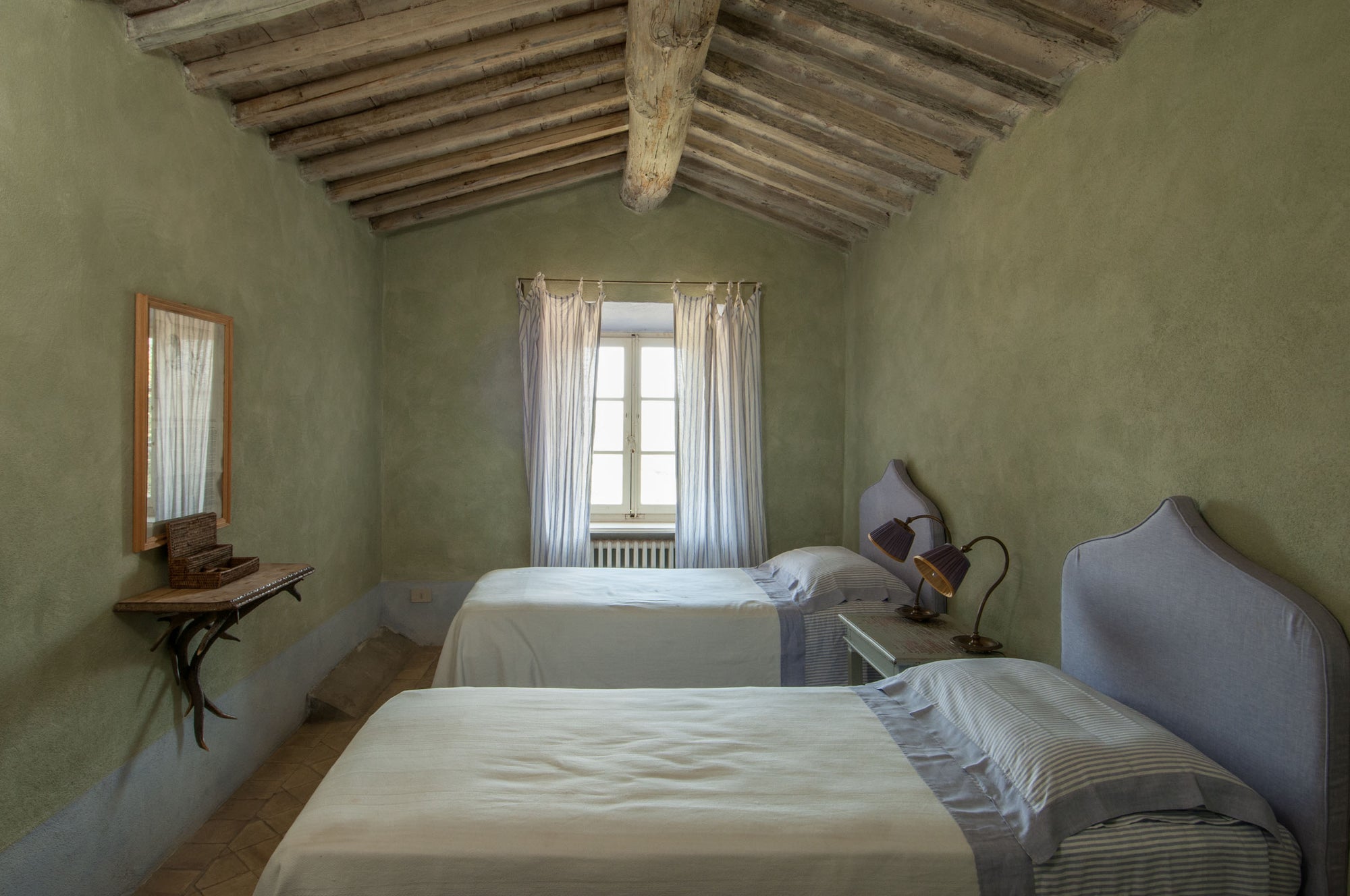 Lavacchio - Tuscan villa sleeps 10 with guest houses up to 18