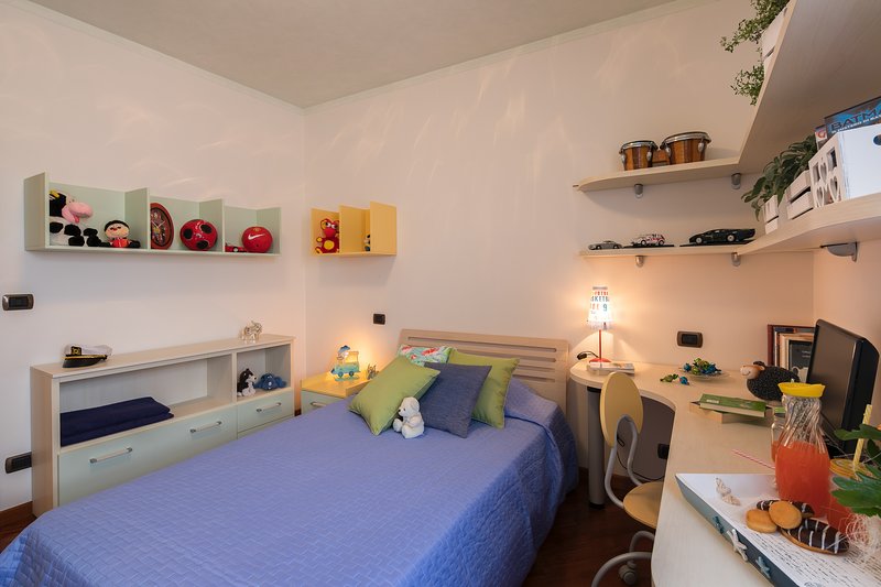 Luna - views onto Cortona - sleeps up to 8 ; 4 bedrooms