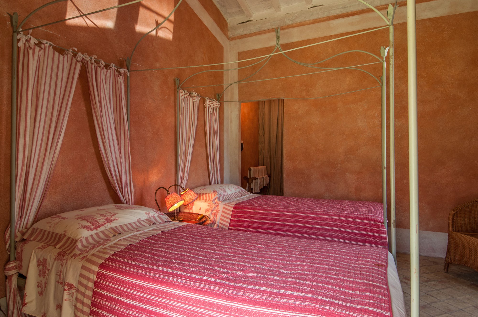 Lavacchio - Tuscan villa sleeps 10 with guest houses up to 18