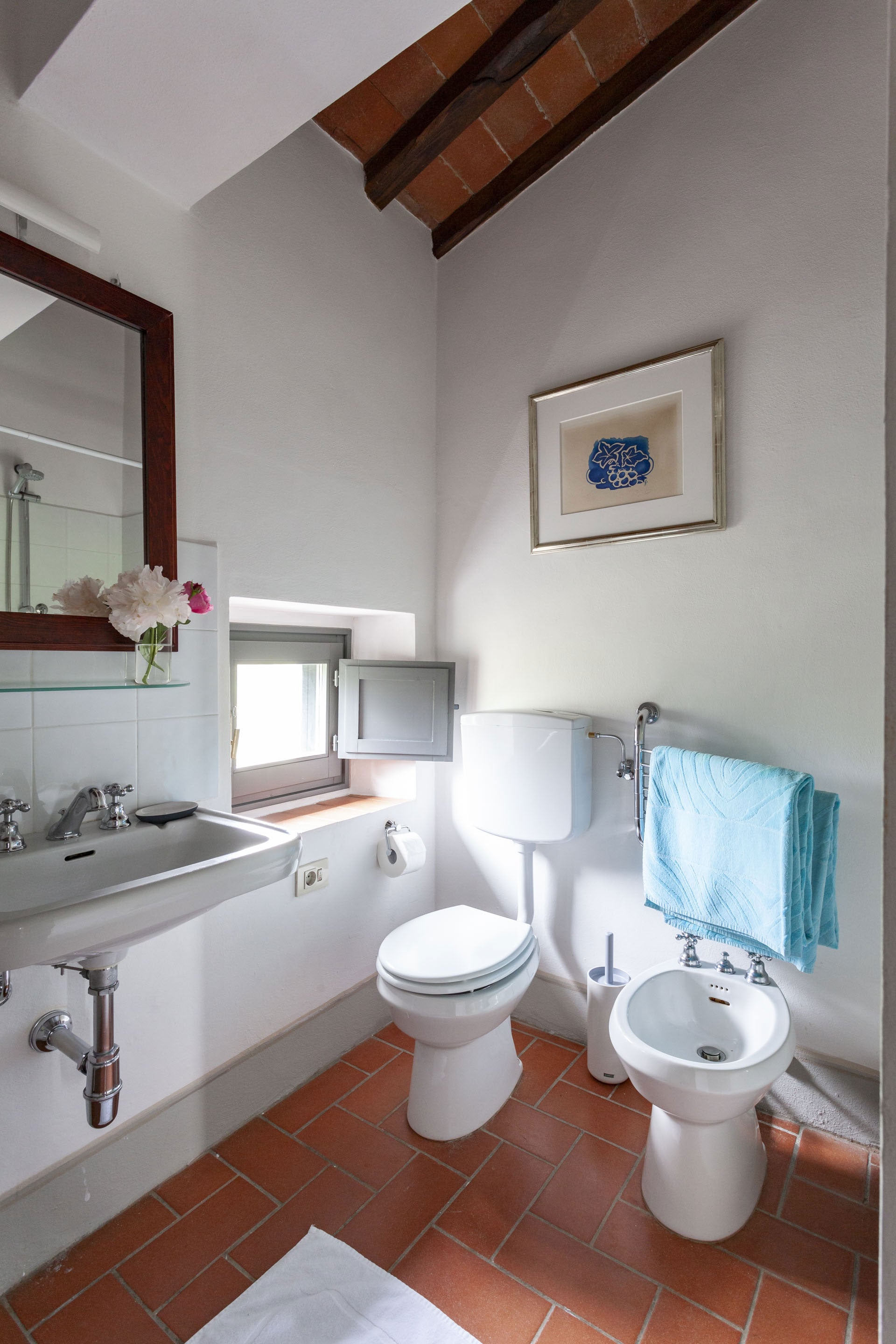 CentoQuarantaQuatro sleep up to 10 villa in Chianti