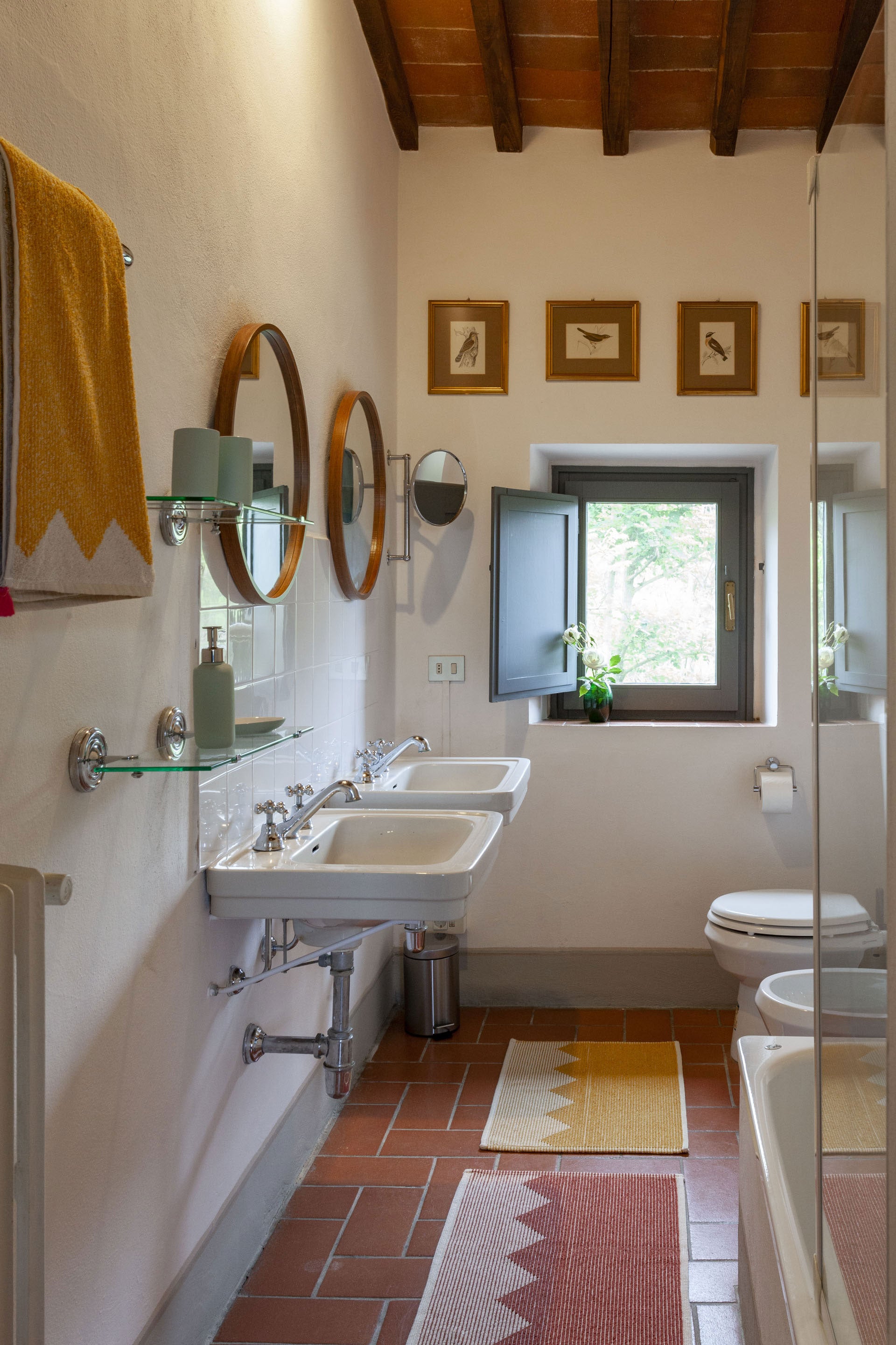 CentoQuarantaQuatro sleep up to 10 villa in Chianti