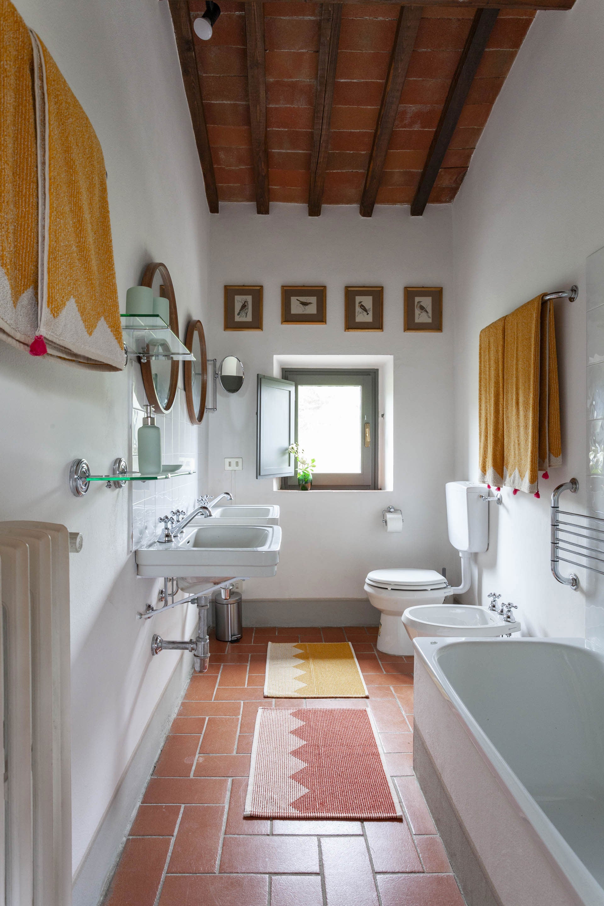 CentoQuarantaQuatro sleep up to 10 villa in Chianti