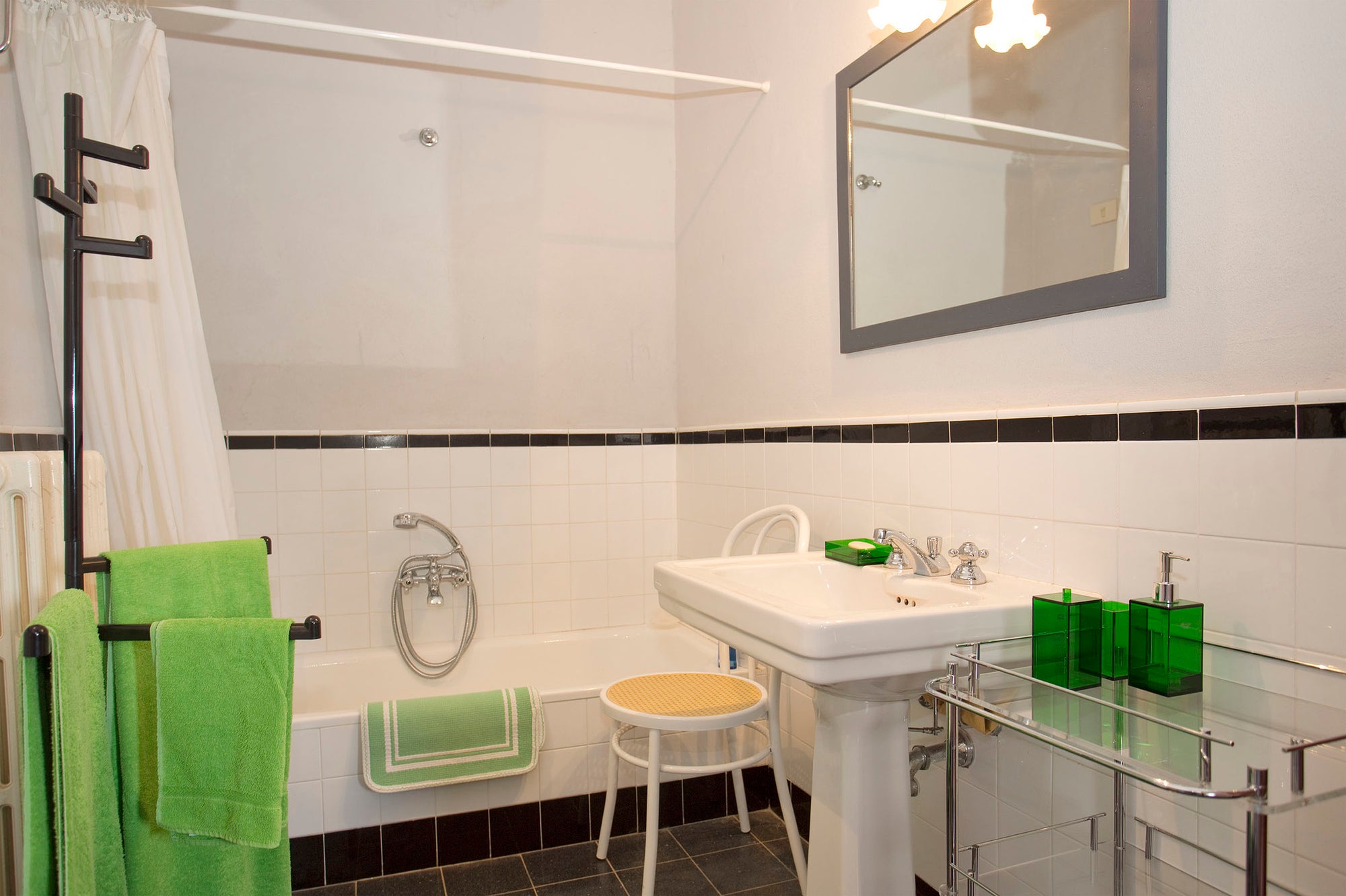Montegemoli, Villa sleep up to 14, 7 bedrooms 4 bathrooms near bolghieri wine region,