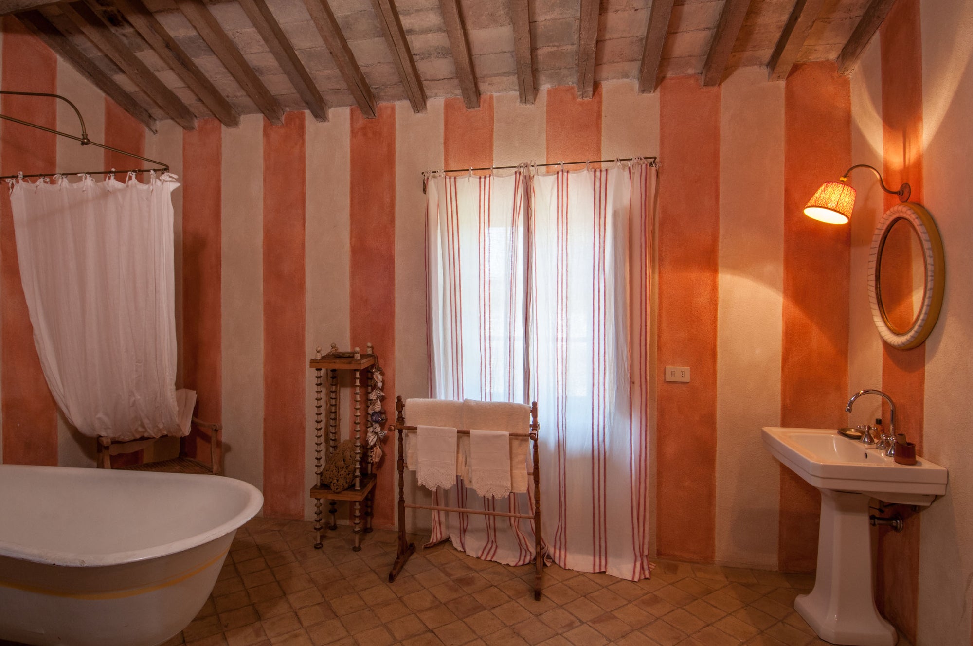 Lavacchio - Tuscan villa sleeps 10 with guest houses up to 18