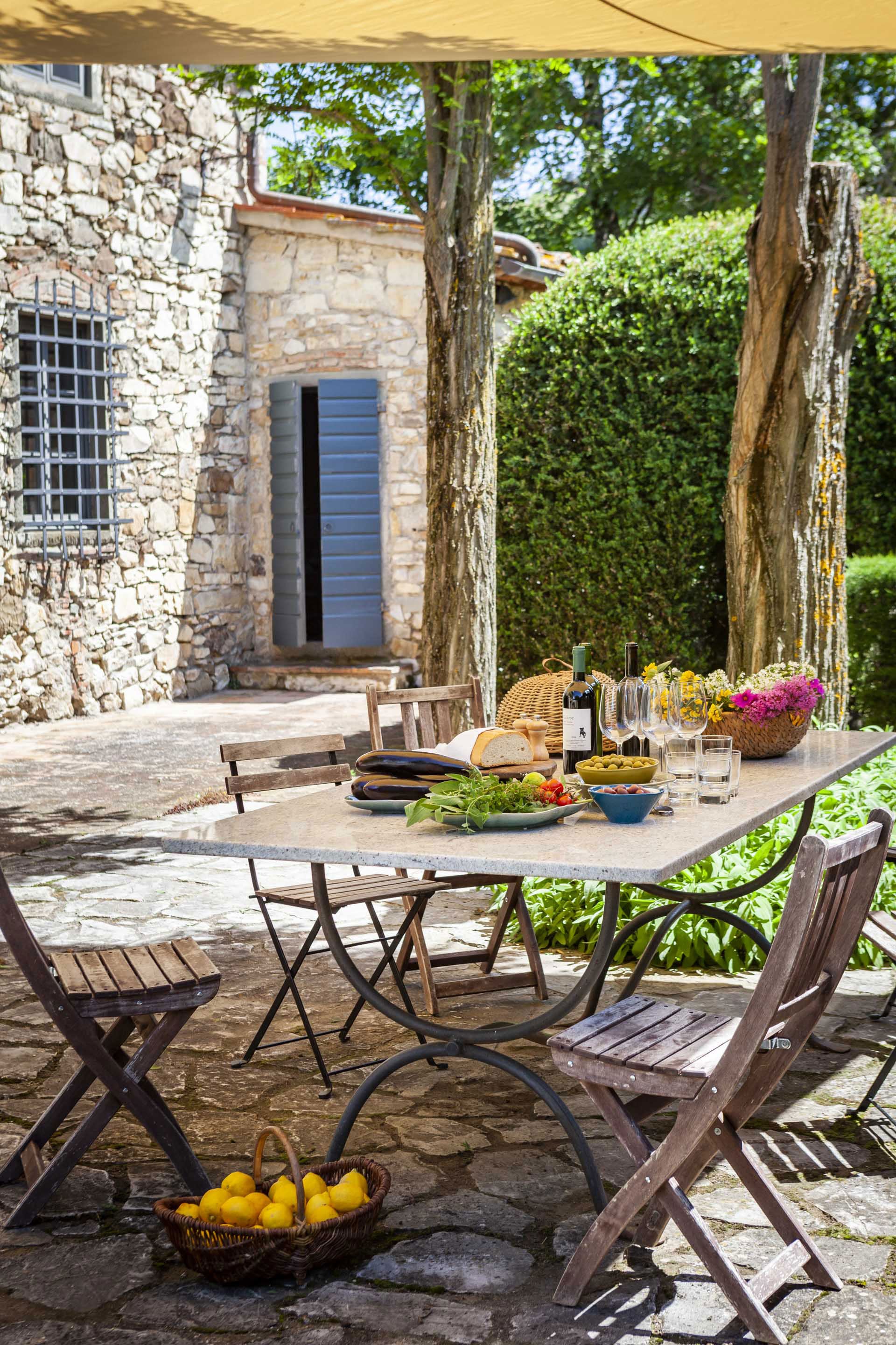 CentoQuarantaQuatro sleep up to 10 villa in Chianti