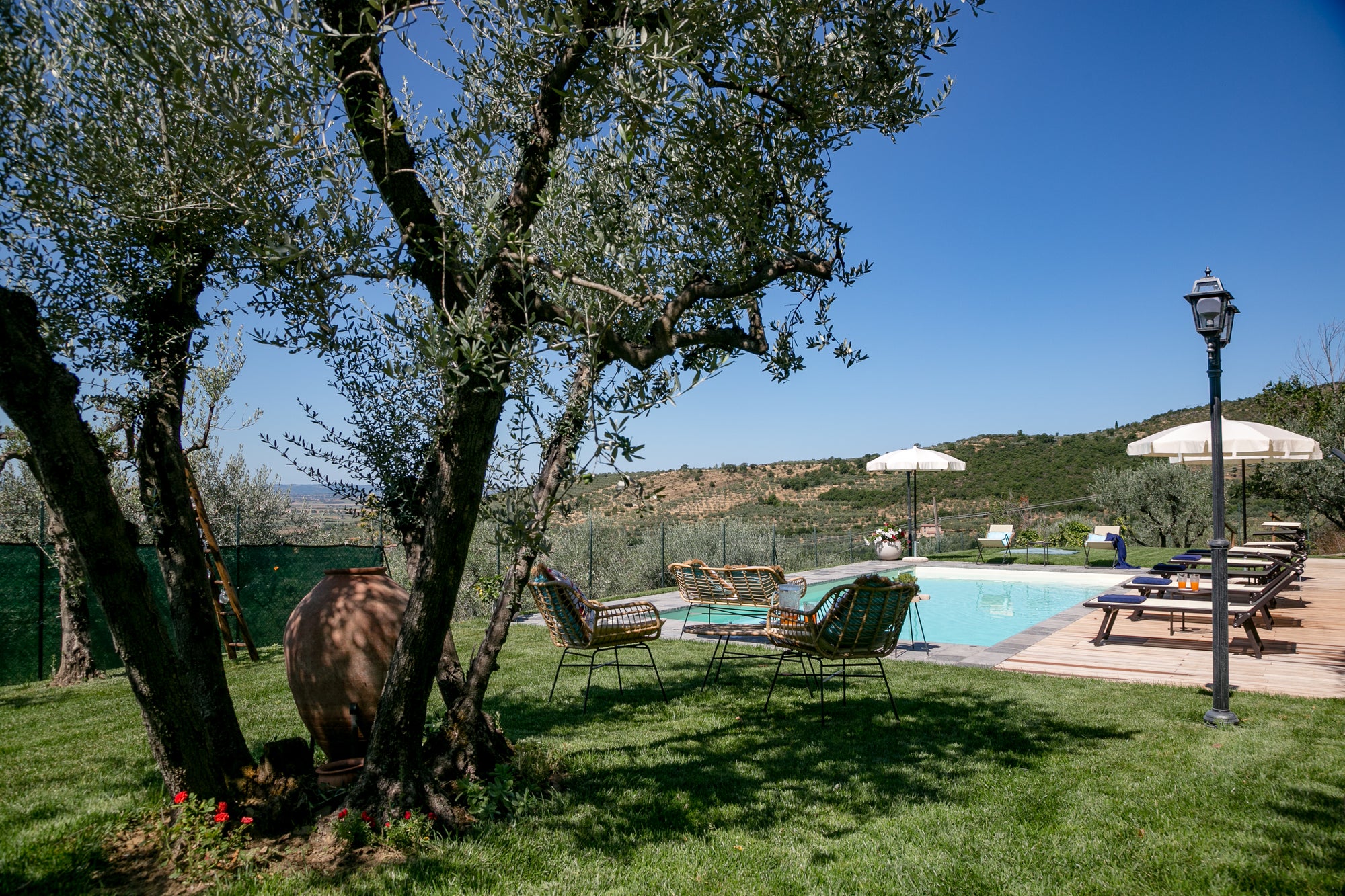 Luna - views onto Cortona - sleeps up to 8 ; 4 bedrooms