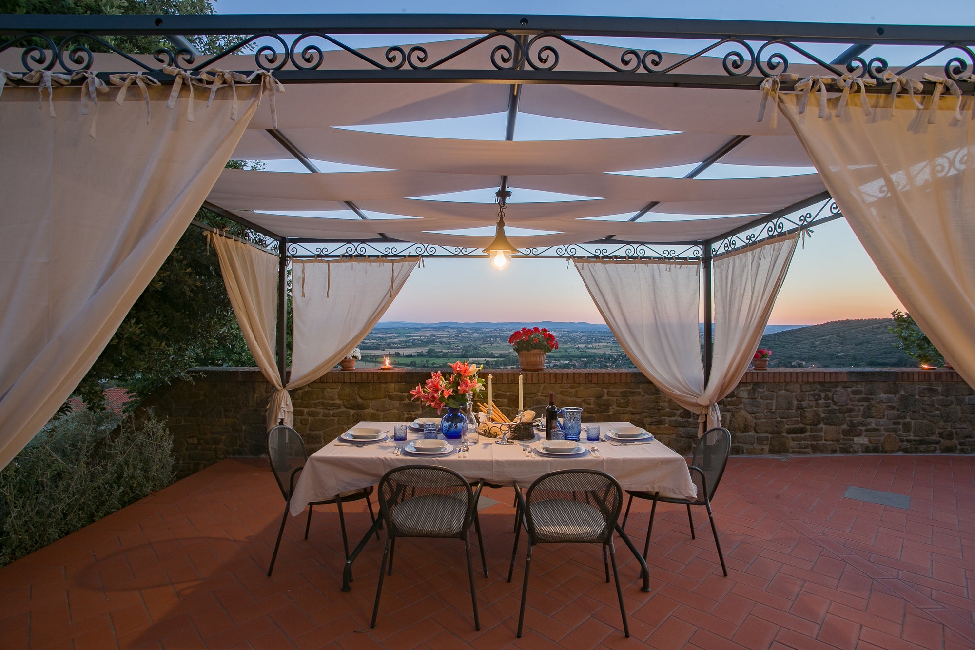 Corte Cortona - villa near Cortona sleeps 8
