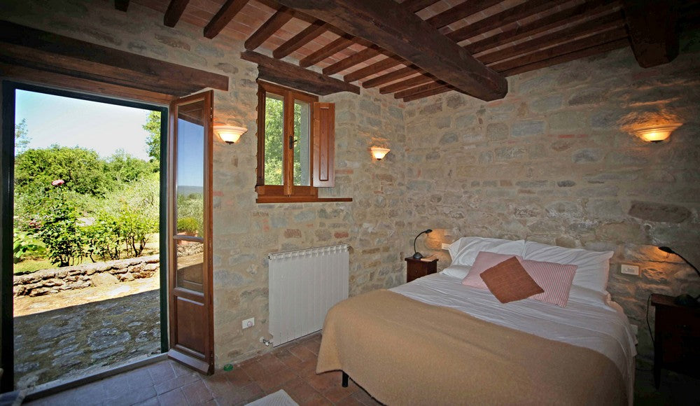 La Pietra beautiful villa near Cortona sleeps 11 - 13; prices date dependant