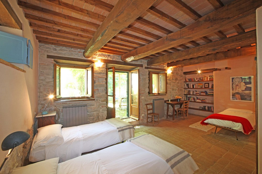 La Pietra beautiful villa near Cortona sleeps 11 - 13; prices date dependant