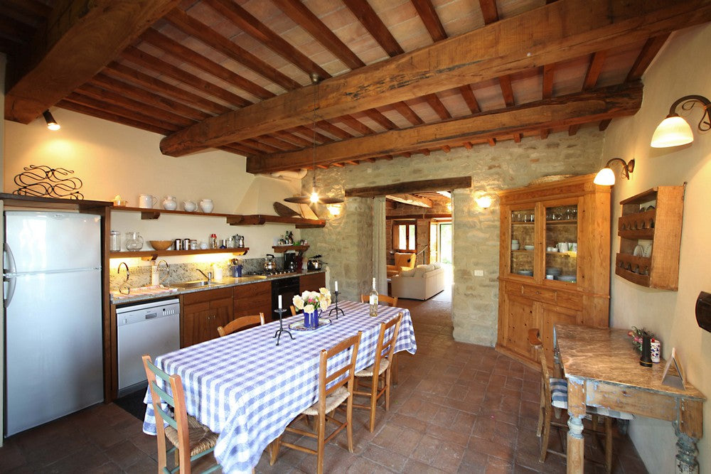 La Pietra beautiful villa near Cortona sleeps 11 - 13; prices date dependant