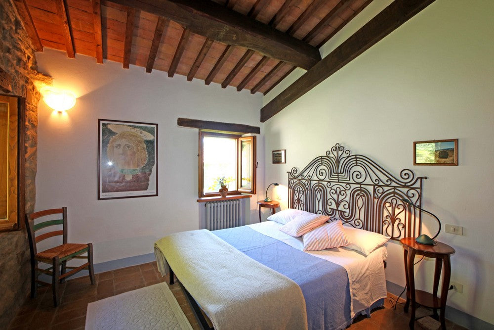 La Pietra beautiful villa near Cortona sleeps 11 - 13; prices date dependant