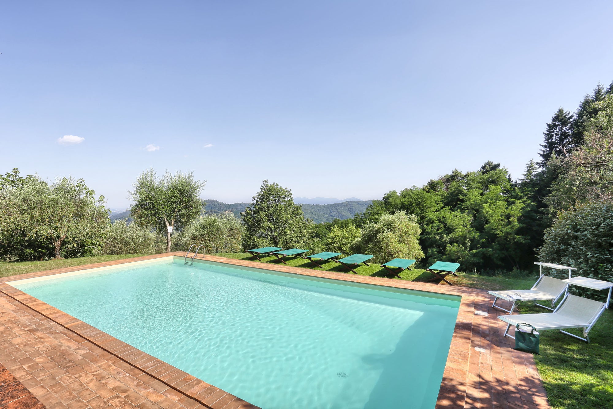 Sorgente - villa near Lucca sleep up to 10, 5 bedrooms, 6 bathrooms