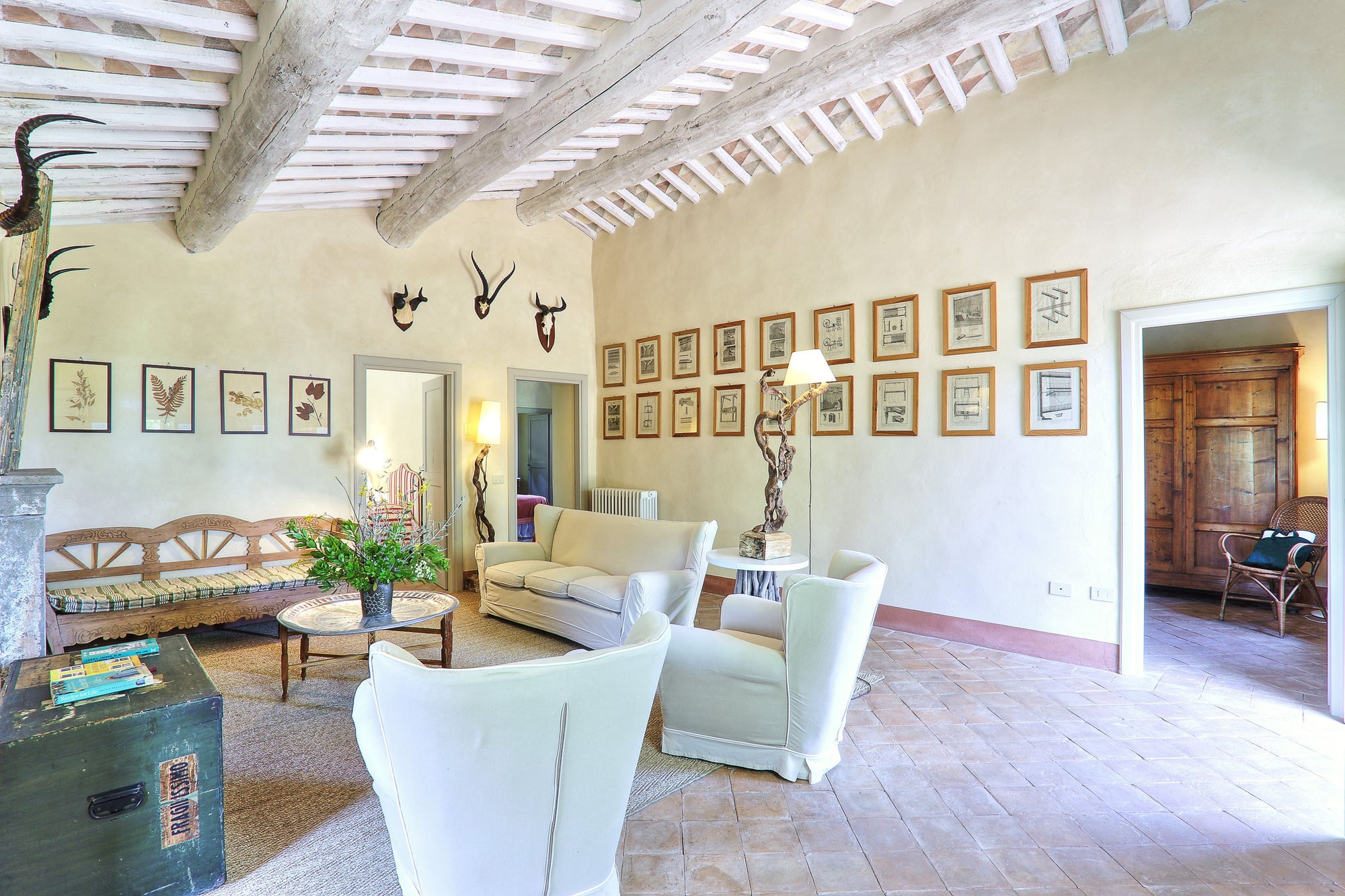Sorgente - villa near Lucca sleep up to 10, 5 bedrooms, 6 bathrooms