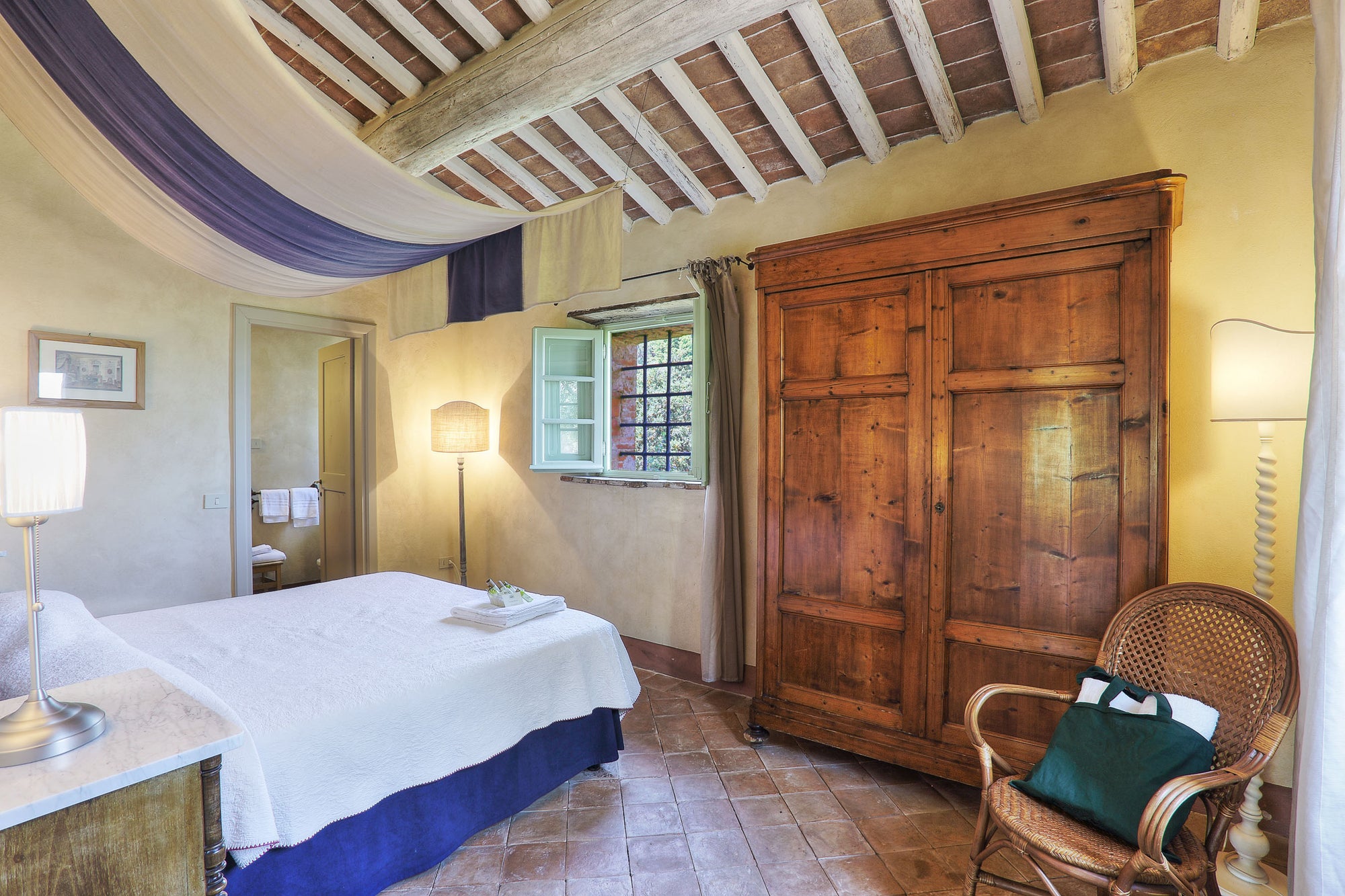 Sorgente - villa near Lucca sleep up to 10, 5 bedrooms, 6 bathrooms