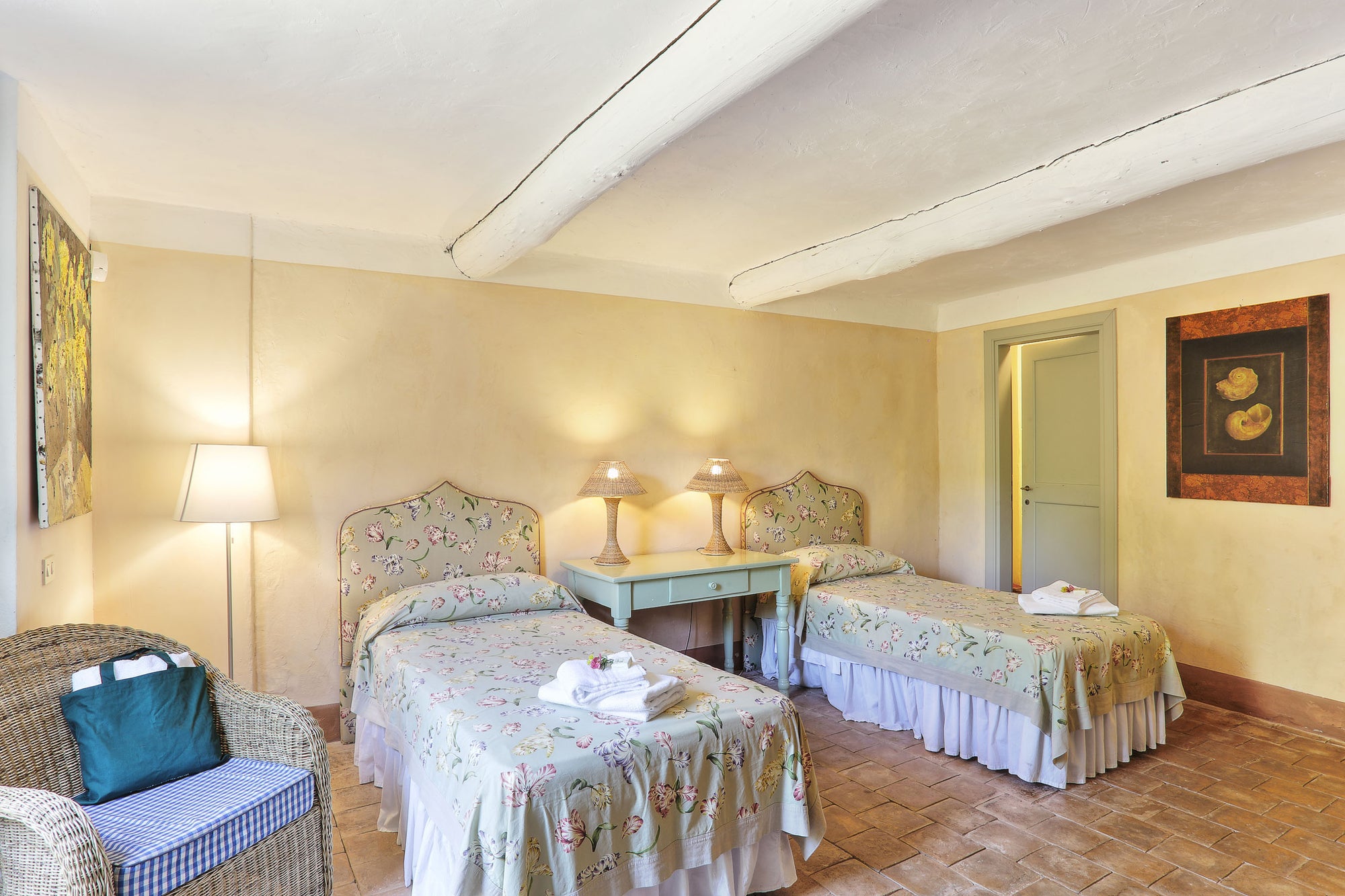 Sorgente - villa near Lucca sleep up to 10, 5 bedrooms, 6 bathrooms