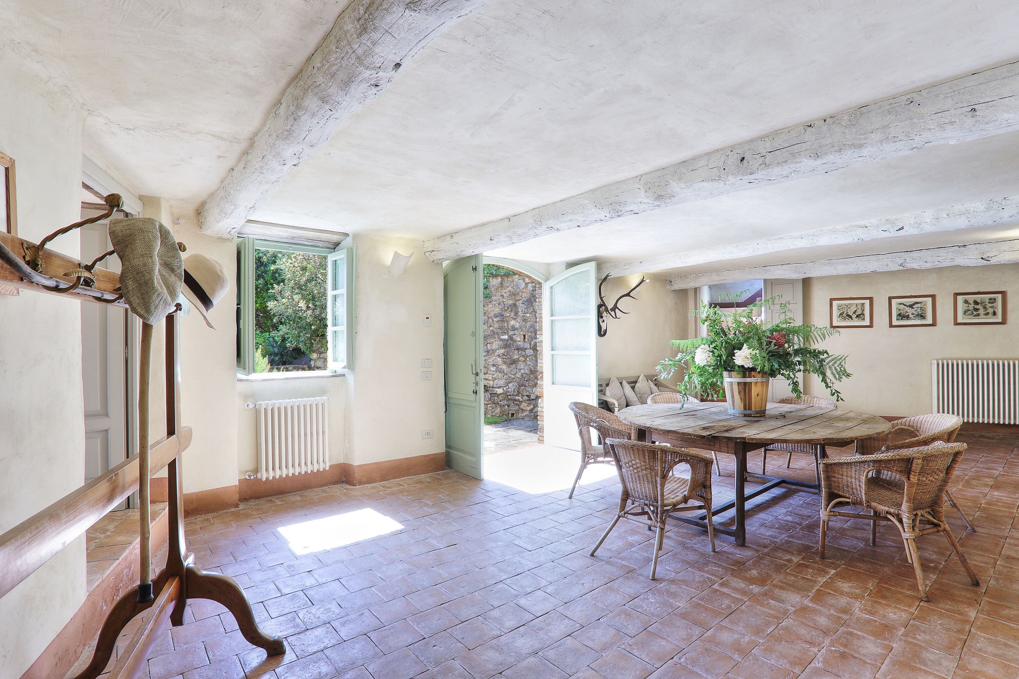 Sorgente - villa near Lucca sleep up to 10, 5 bedrooms, 6 bathrooms