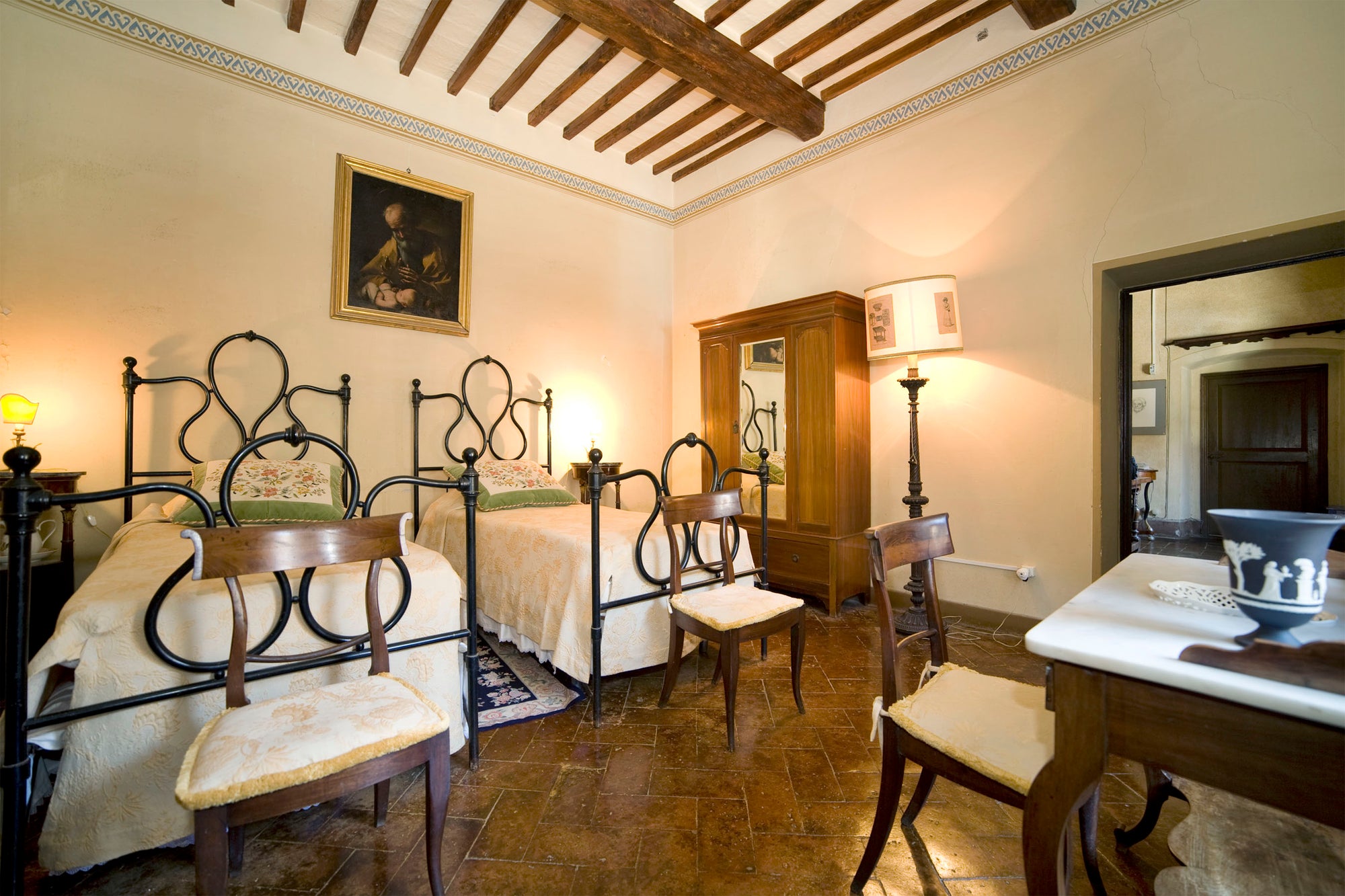 Montelopio - Tuscan villa sleeps up to 9, 5 bedrooms, 5 bathrooms