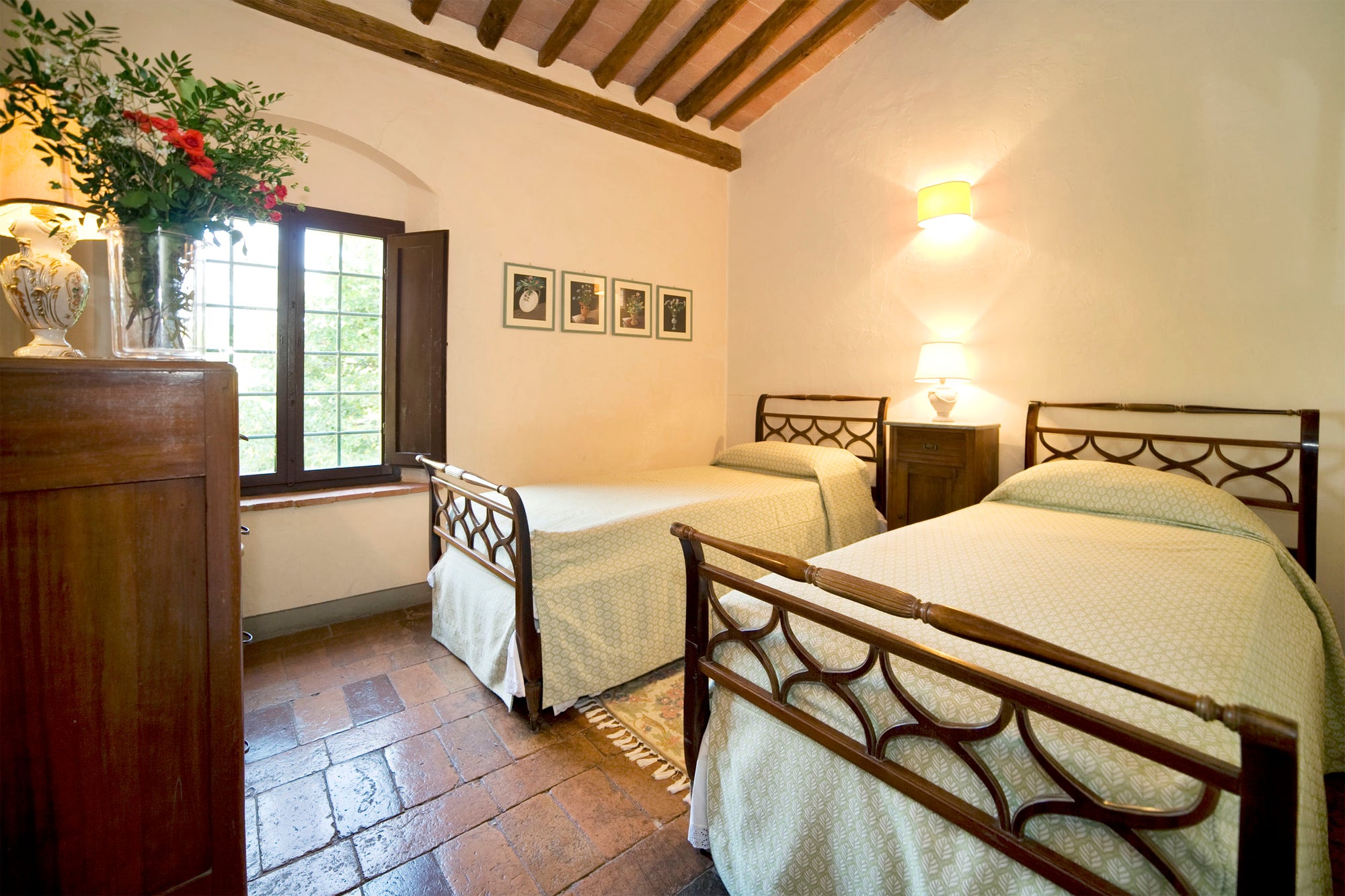 Montelopio - Tuscan villa sleeps up to 9, 5 bedrooms, 5 bathrooms