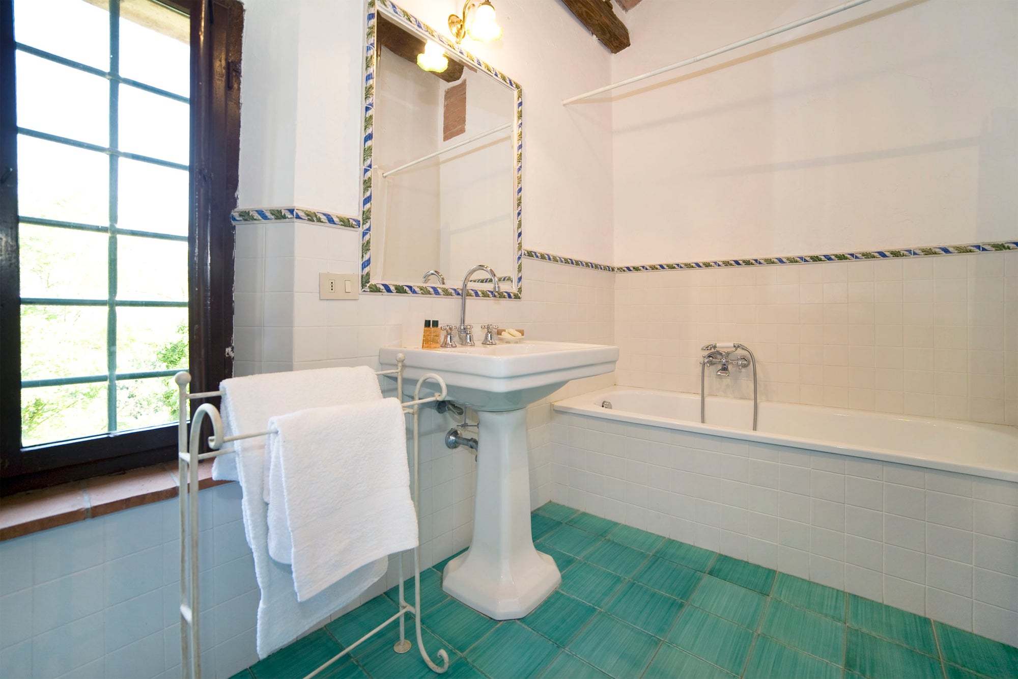 Montelopio - Tuscan villa sleeps up to 9, 5 bedrooms, 5 bathrooms